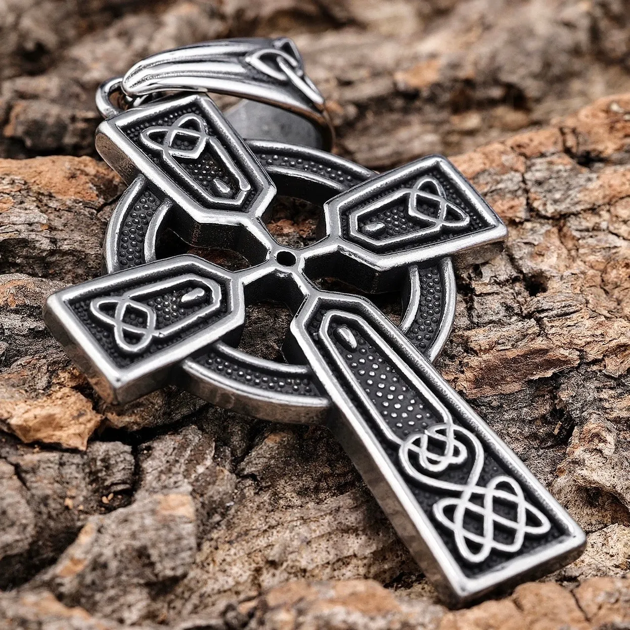 Celtic High Cross Pendant - Necklace (806)