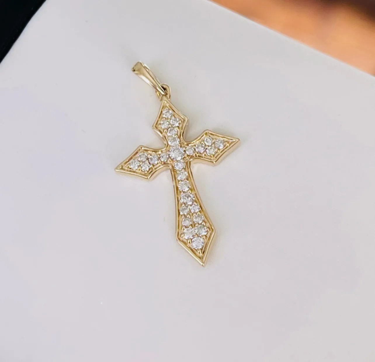 Roma Diamond cross DP037