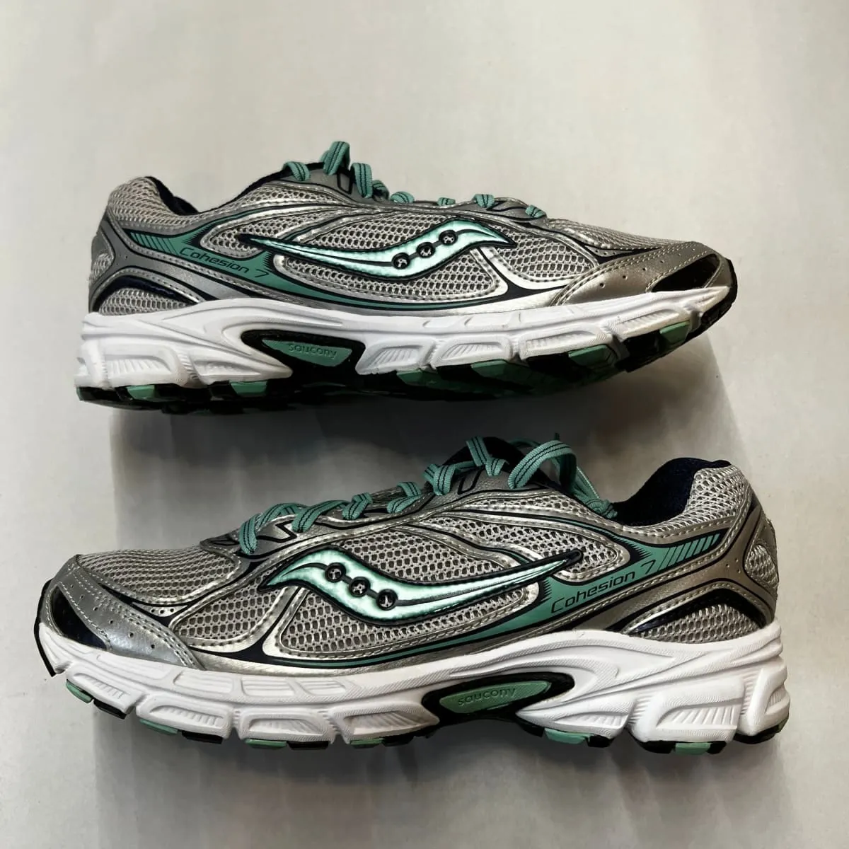 SAUCONY Women's Grid Cohesion 7 -Silver/Navy/Green- Running Shoe Size 9.5M Preowned