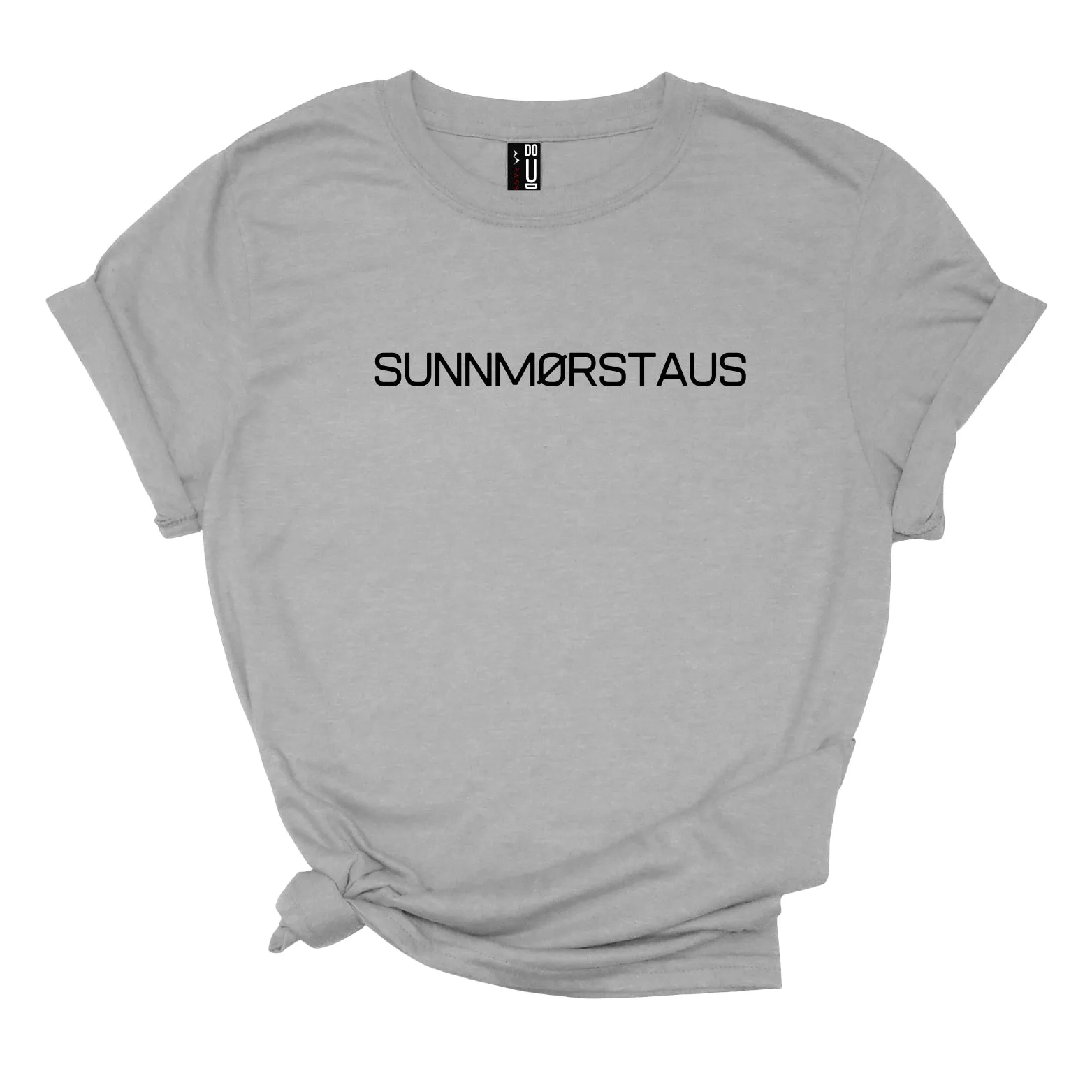 SUNNMØRSTAUS Sunnmørs TEE t-skjorte i dame modell med Sunnmørs-sitat og uttrykk