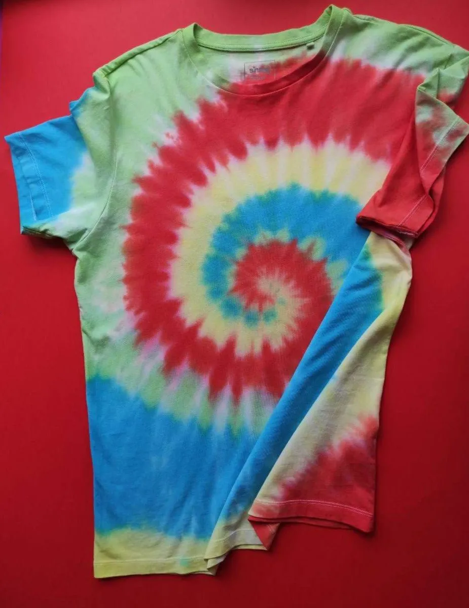 TIE-DYE T-SHIRT CANCER