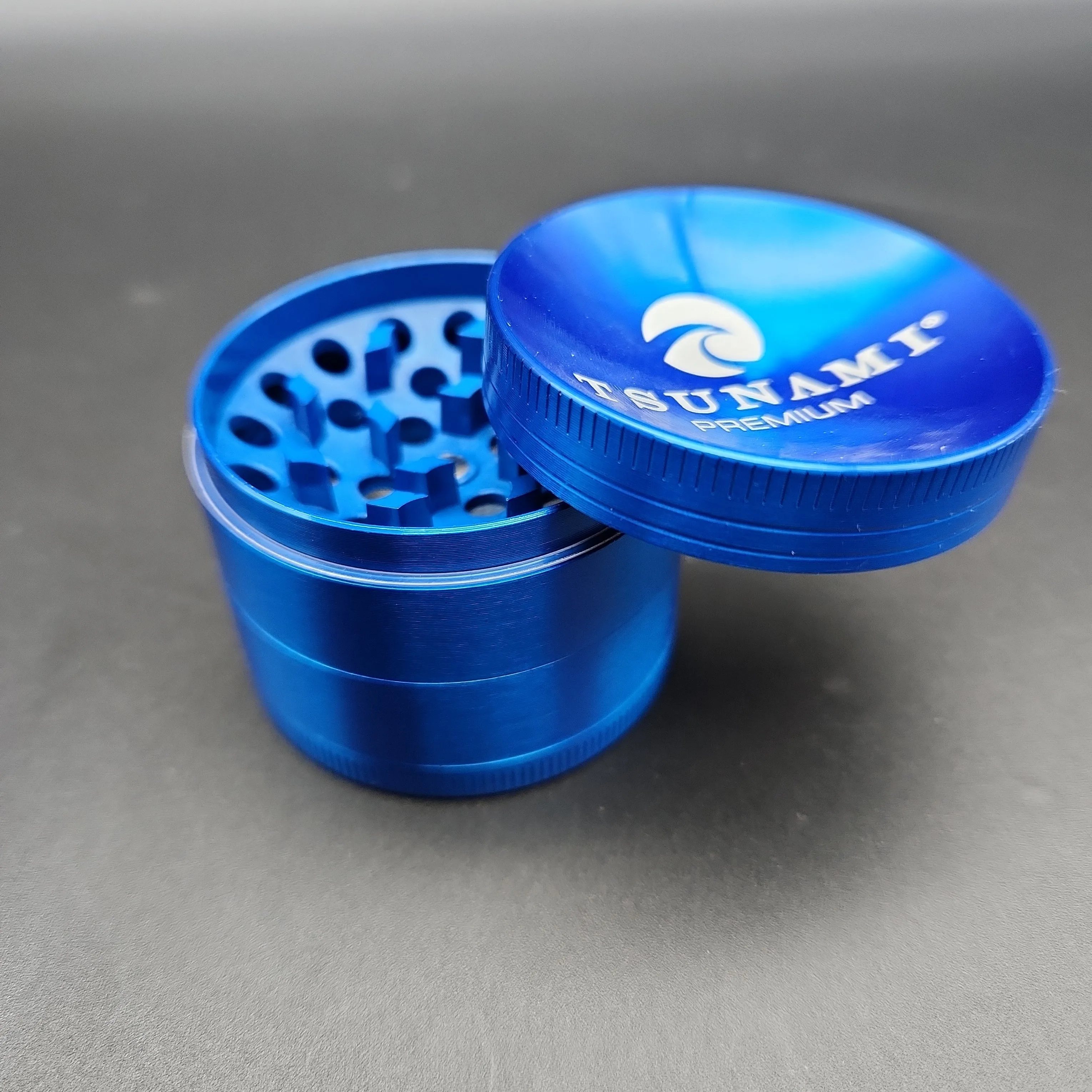 Tsunami Dry Herb Grinder 4 Piece 50mm